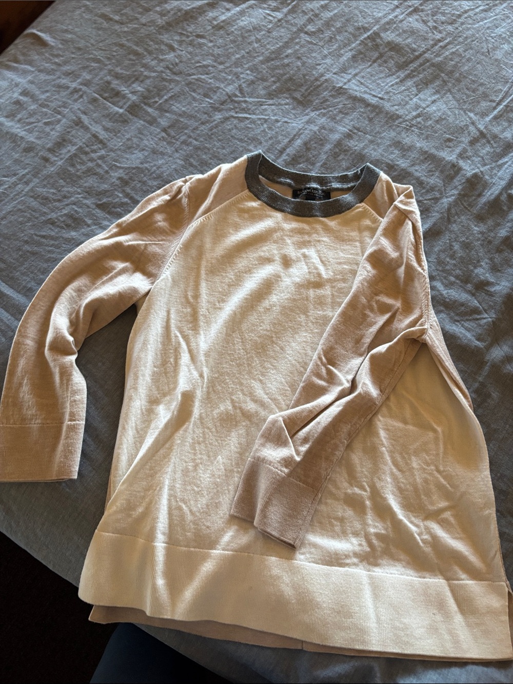 Banana Republic Beige Sweater with Gray Trim